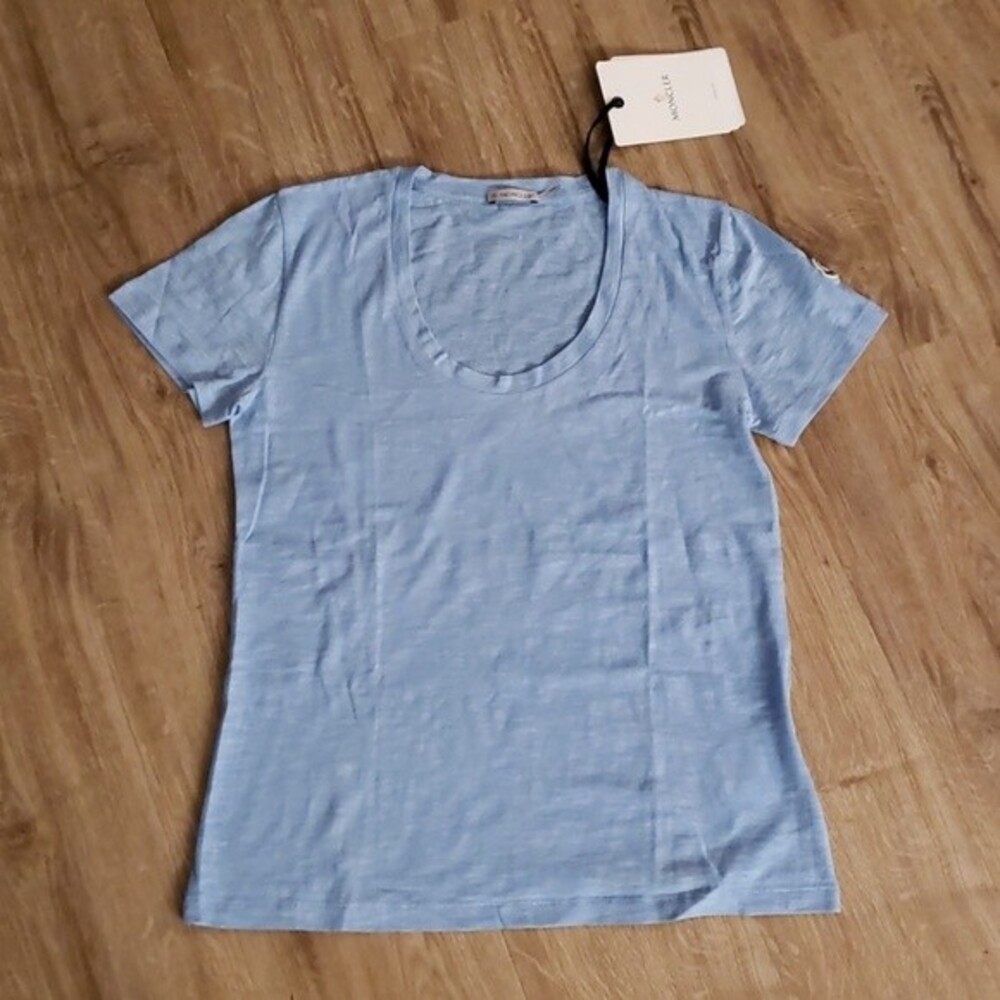 Moncler Baby Blue Emblem Cotton Tee Shirt Size Large Feminine Summer Basic NEW